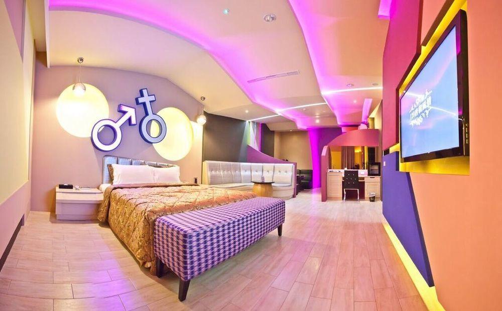 Wei Feng Hotel - Kaohsiung Buitenkant foto